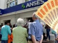 Hasta $120.000 extra: cómo acceder al beneficio que devuelve dinero a jubilados por compras con&nbsp;débito