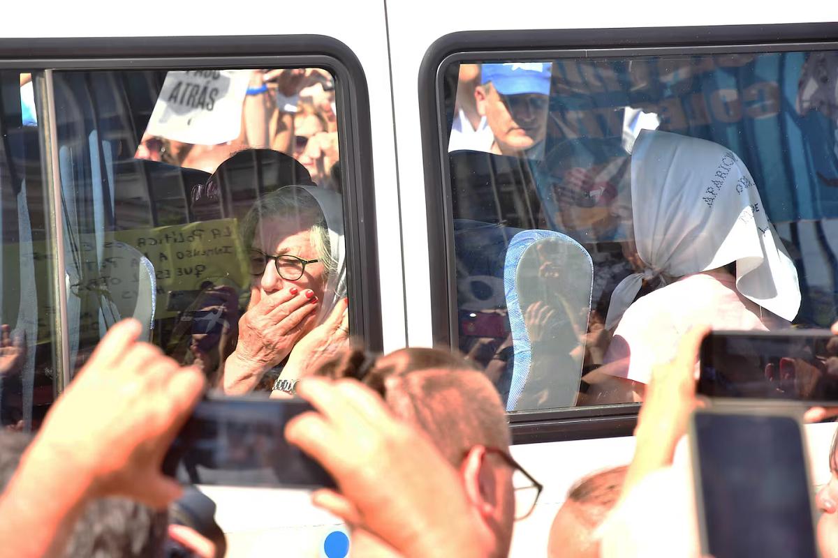 Las Madres de Plaza de Mayo negaron ser responsables del boliche clandestino que denunció el Gobierno