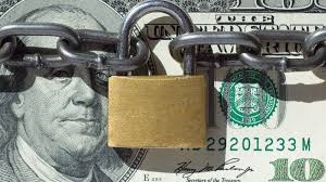 El dólar blue vuelve a subir, mientras expertos insisten en levantar el cepo «cuanto antes»