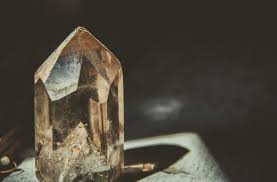 Cuarzo de verano: la piedra preciosa que hay que tener cerca a partir del 21 de diciembre para liberarse de los bloqueos&nbsp;energéticos