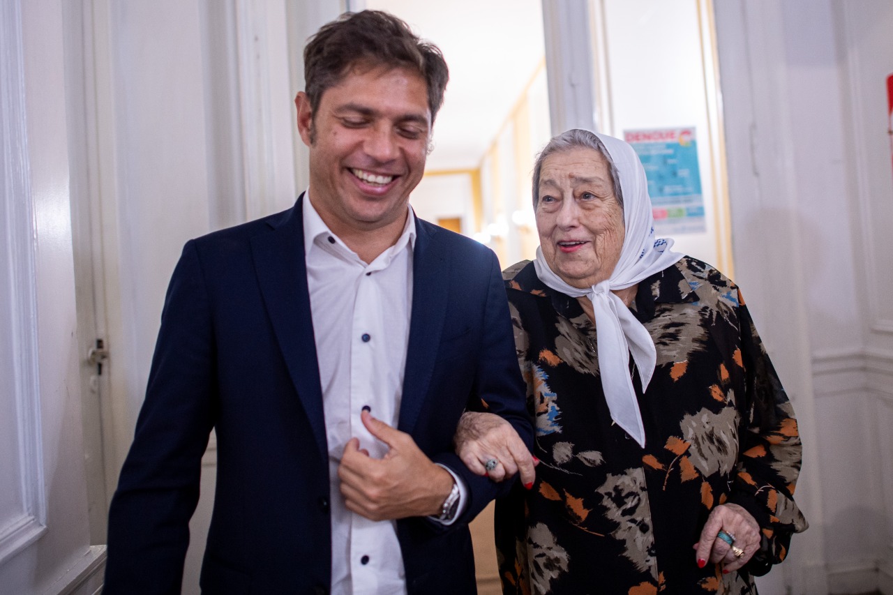 Insostenible: Axel Kicillof destina 49 millones de pesos anuales a la radio de las Madres de Plaza de Mayo
