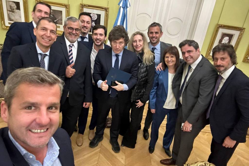 Milei se reunió con diputados de la UCR para limar asperezas pensando en las elecciones del 2025