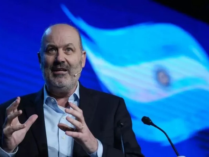 La Cancillería contrató a una empresa que dirige la esposa de Sturzenegger y estalló la&nbsp;polémica