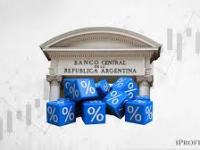 La tasa de los plazos fijos mayoristas cayó con fuerza: ¿qué señales deja para los créditos y la curva en&nbsp;pesos?