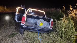 En medio de la polémica por el alambrado, encontraron 200 paquetes de cocaína en una camioneta cerca de la frontera