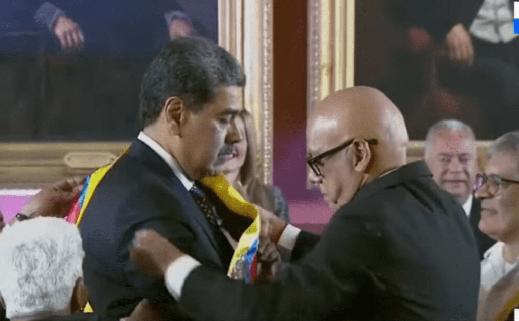 Maduro asumió su tercer mandato en medio de protestas y cuestionamientos internacionales