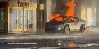 VIDEO | Explotó un auto Tesla frente a la Torre Trump de Las Vegas: un muerto y varios&nbsp;heridos