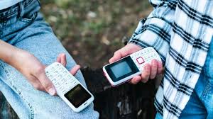 Qué son los “dumb phone” y por qué cada vez más personas eligen un “detox”&nbsp;digital