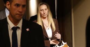 Escándalo cripto: denunciaron penalmente a Karina Milei por tráfico de influencias