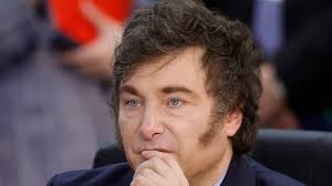 Milei promocionó una criptomoneda en sus redes, la cotización subió millones en minutos y luego se&nbsp;desplomó