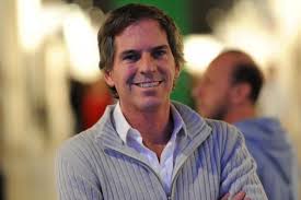 “Un groso en la embajada más grosa”: el gobierno de Milei oficializó a Oxenford como embajador en los EEUU