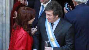Con una indirecta a Javier Milei, Cristina Kirchner se defendió tras la sanción de EE.UU. por&nbsp;corrupción