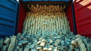 Un tobogán de dólares: qué es el «carry off» y por qué la devaluación futura depende de los&nbsp;importadores