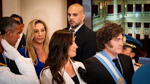 Las dudas de la Casa Rosada por la estrategia electoral, la jugada de Kicillof contra CFK y el plan de Macri