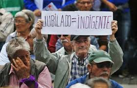Haberes atrasados hace años, un bono congelado y el fin de la moratoria: cómo fueron cayendo las jubilaciones