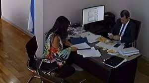 Las imágenes que muestran al exsenador Kueider contando fajos de dólares cuando era funcionario de Entre&nbsp;Ríos