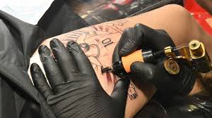 Tres de cada diez personas tienen al menos un tatuaje hecho y las mujeres lideran la&nbsp;tendencia