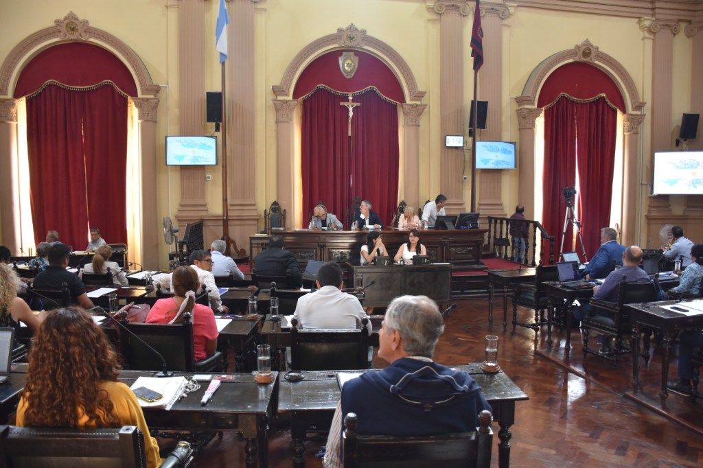 La Cámara de Diputados de Salta respaldó a Sáenz por la quita de «planes» a&nbsp;extranjeros