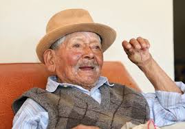 Quién es el hombre que cumplió 125 años y podría convertirse en el más longevo del&nbsp;mundo