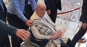 El papa Francisco reapareció en la Basílica de San Pedro vestido de civil