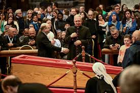 El último adiós a Francisco: en una ceremonia privada, se realizó el sellado del&nbsp;féretro