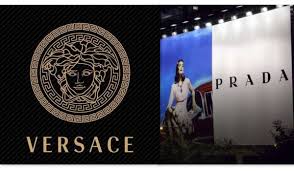 Dos gigantes se unen: Prada compró Versace por u$s 1380 millones