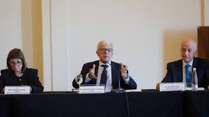 El Gobierno alista una oferta de recursos para aplacar la ira de los fiscales&nbsp;federales