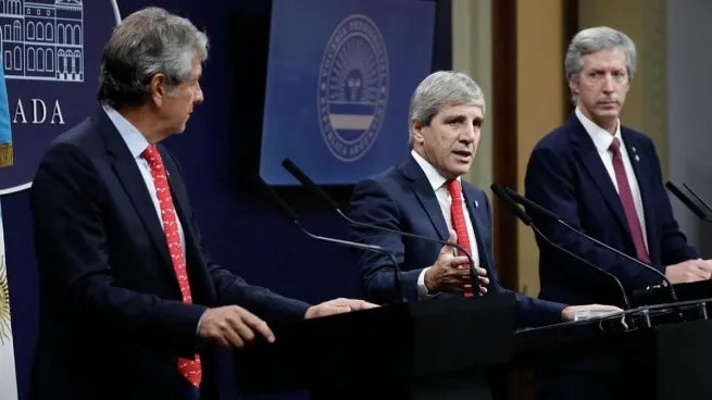 Gobierno lanzó el plan para incentivar el uso de dólares no declarados: elimina controles y modifica&nbsp;montos