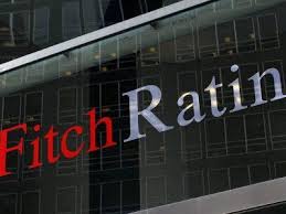 Fitch le subió la nota a la deuda argentina, pero alertó sobre las reservas y las&nbsp;elecciones