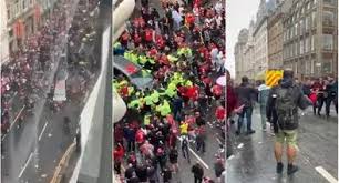 Tensión en Liverpool: un auto atropelló a una multitud que festejaba el título de la Premier&nbsp;League