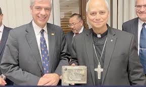 “Eligieron a uno de los nuestros”, celebró el rector de la UCASAL, Rodolfo Gallo Cornejo, quien destacó el carácter del Sumo&nbsp;Pontífice.