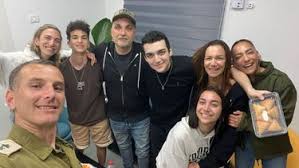 Guerra en Gaza: Hamas liberó al soldado estadounidense-israelí, Edan&nbsp;Alexander