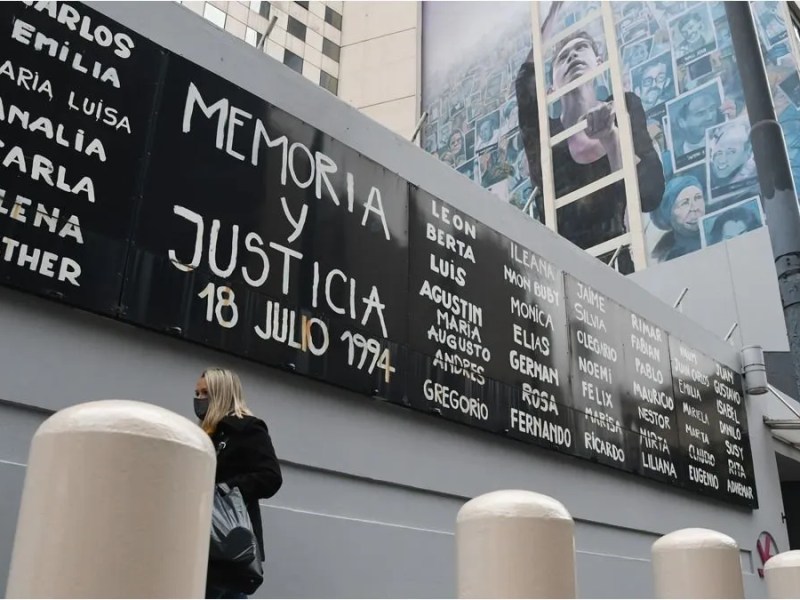 El fiscal de la causa AMIA pidió la imputación y captura de la mano derecha del ex líder supremo de&nbsp;Irán