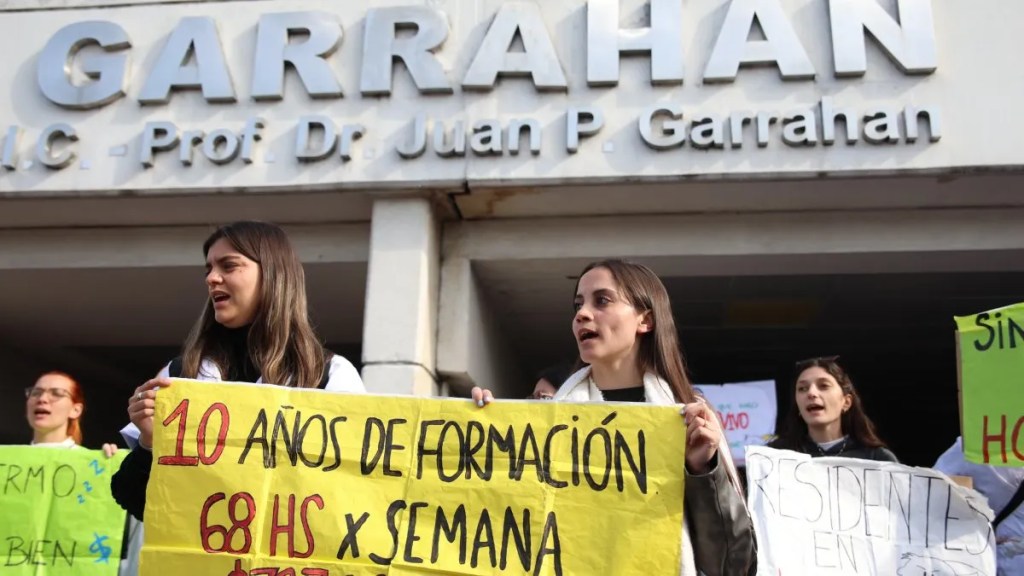 Conflicto en el Garrahan: los residentes decidieron seguir con el paro y se suman los del Hospital&nbsp;Posadas