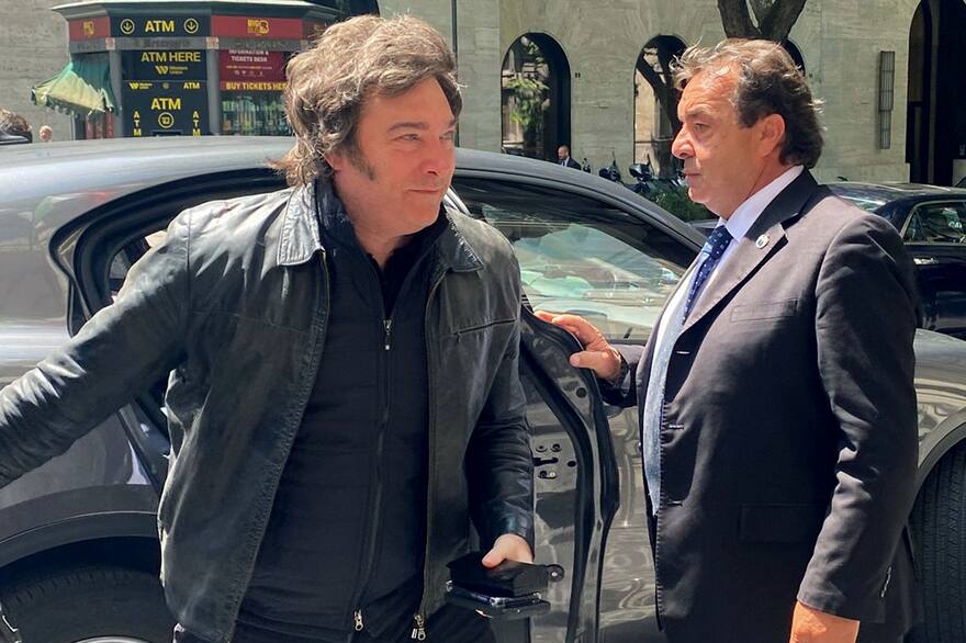 Javier Milei llegó a Roma para reunirse con el papa León XIV y arranca una gira por Europa e Israel