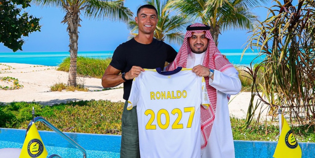 El multimillonario contrato que firmó Cristiano Ronaldo con Al Nassr, sin precedentes en la historia del&nbsp;deporte