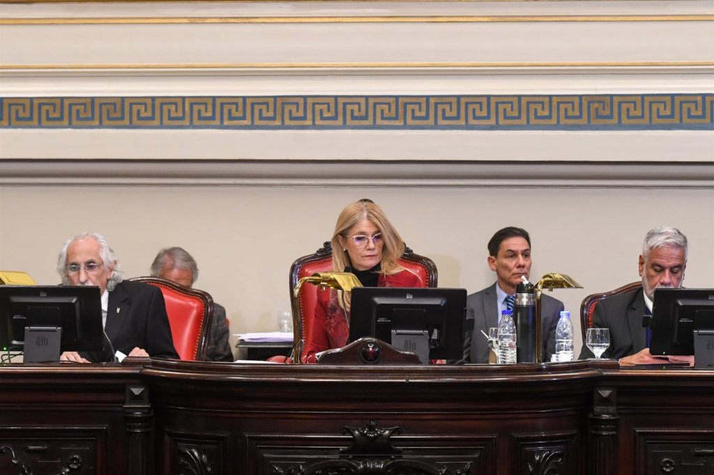 Senado bonaerense: con una elección cerrada, obtuvo media sanción la reelección indefinida de&nbsp;legisladores