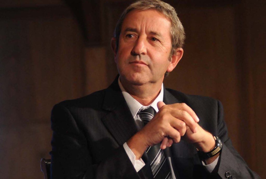 Julio Cobos se metió en la interna entre Milei y Villarruel: “Tendría que hacerle un llamadito como yo hice con&nbsp;Cristina”