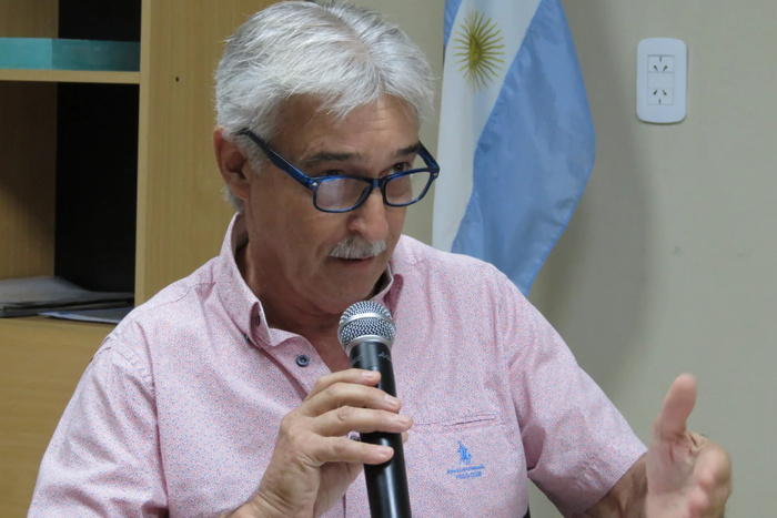 Intendente planteó que la única forma para que los jubilados cobren más es «si se mueren&nbsp;muchos»