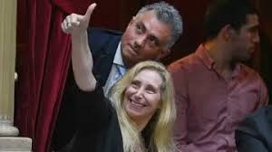 Karina armó una mesa de campaña con Caputo pero empoderó a&nbsp;Pareja