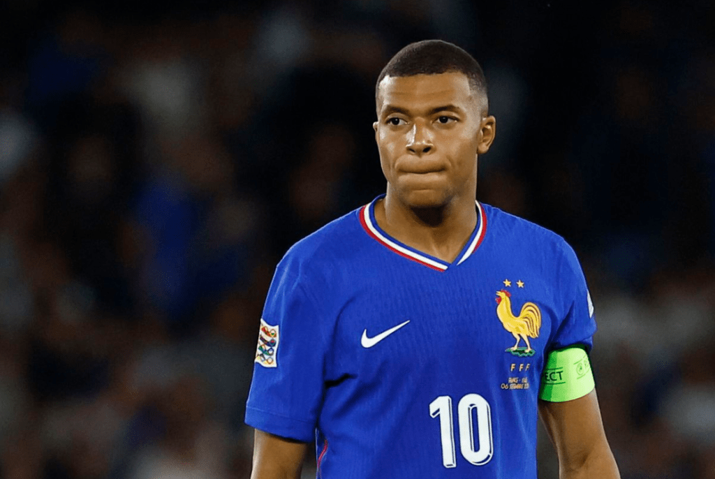 Mbappé les pagó a cinco policías en el Mundial 2022: ahora son investigados&nbsp;internamente
