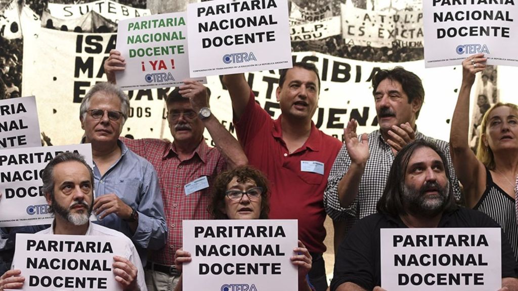 Nuevo fallo en contra del gobierno de Milei: la Justicia ordenó convocar a la paritaria nacional&nbsp;docente