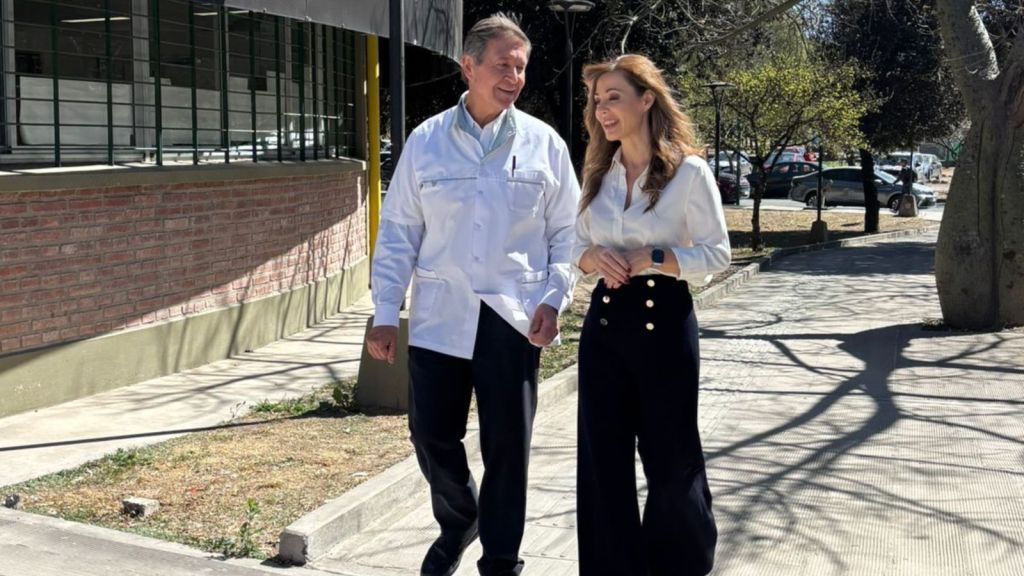 Flavia Royón y Biella lanzaron sus candidaturas en la UNSa: «Primero los&nbsp;Salteños»