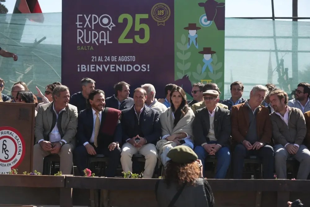 «Cuiden y protejan su tierra»: El firme reclamo de Sáenz a los legisladores desde la&nbsp;Rural