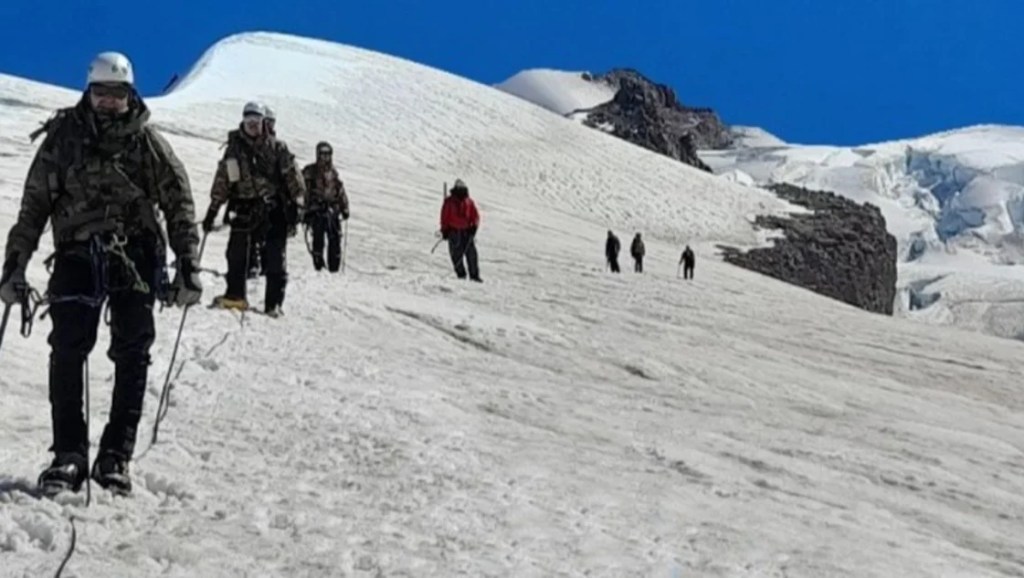 Orgullo argentino: El Ejército llegó a la cima del Monte Kun en el Himalaya e hizo&nbsp;historia