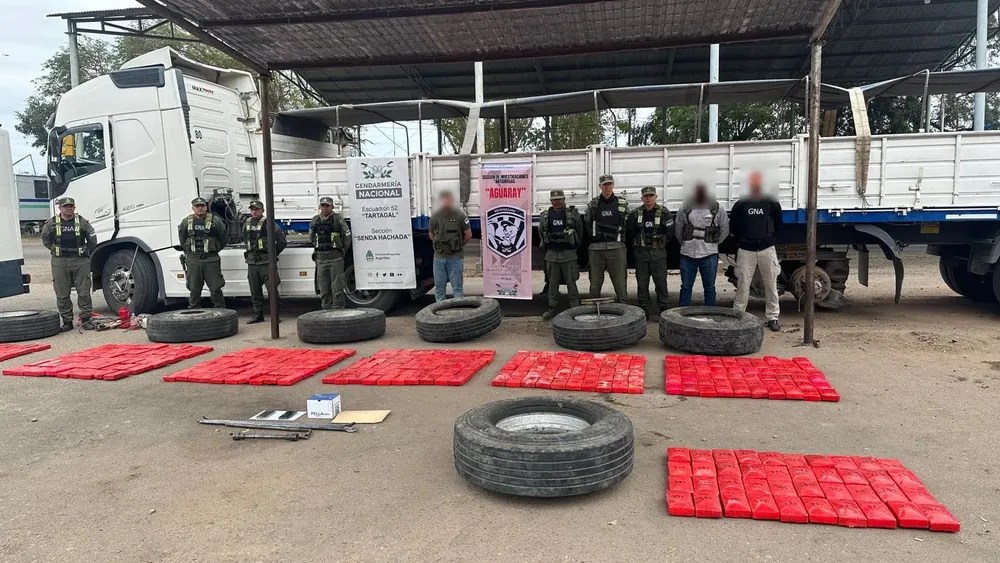 Cayó una banda narco en Salta: Gendarmería halló 417 kilos de cocaína en&nbsp;neumáticos