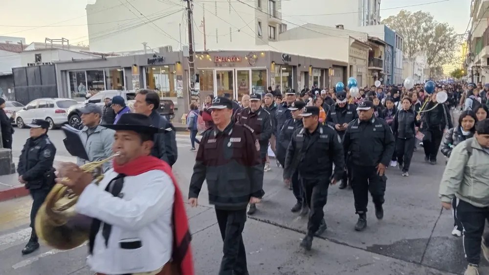 Milagro 2025: Los Peregrinos azules recorrieron 45 km y llegaron a Salta