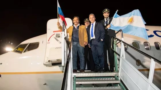 El Gobernador recibió el primer vuelo directo de Copa Airlines Panamá-Salta