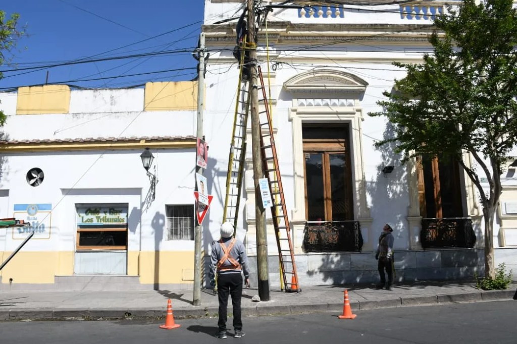 Nuevo operativo de despeje de cables en Mitre al 500