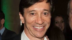 Paredes rojas, una cruz de 2 metros y grilletes: así era el calabozo del sexo del financista detenido en&nbsp;EEUU